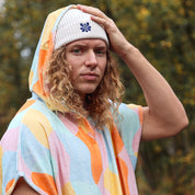 KOHO-PONCHO-MÜTZE beim Eisbaden